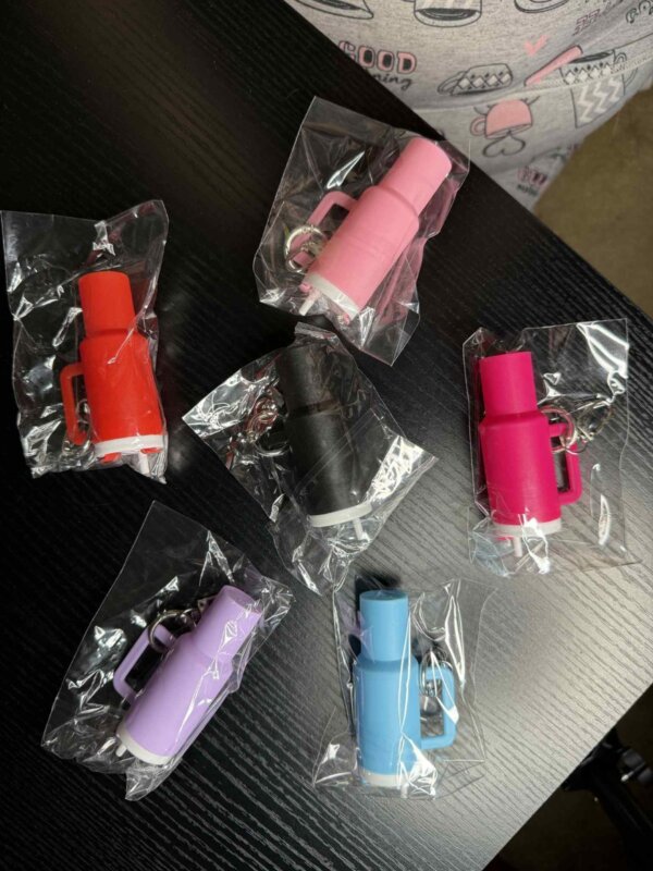 Tumbler cup key chain with decal